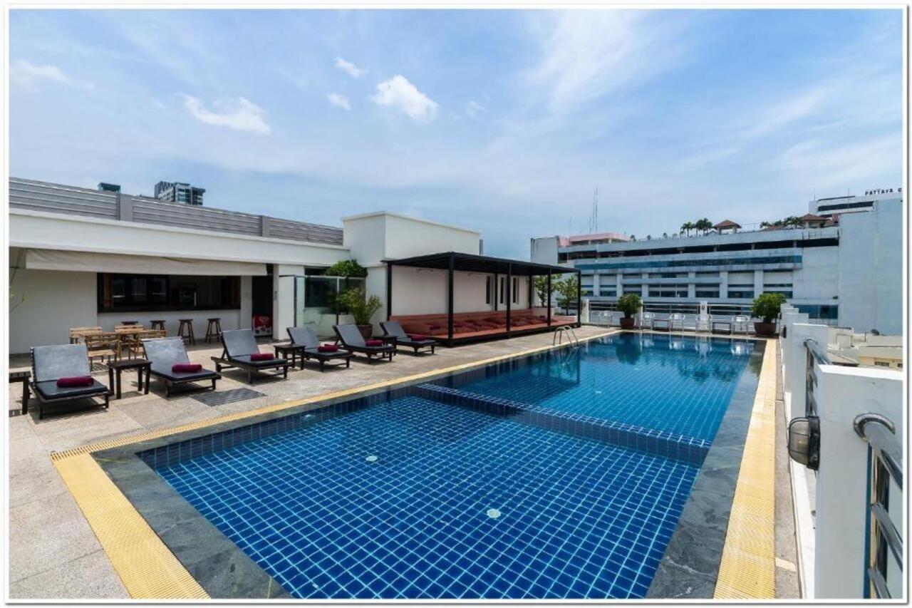 Sea Me Spring Hotel Pattaya Exterior photo