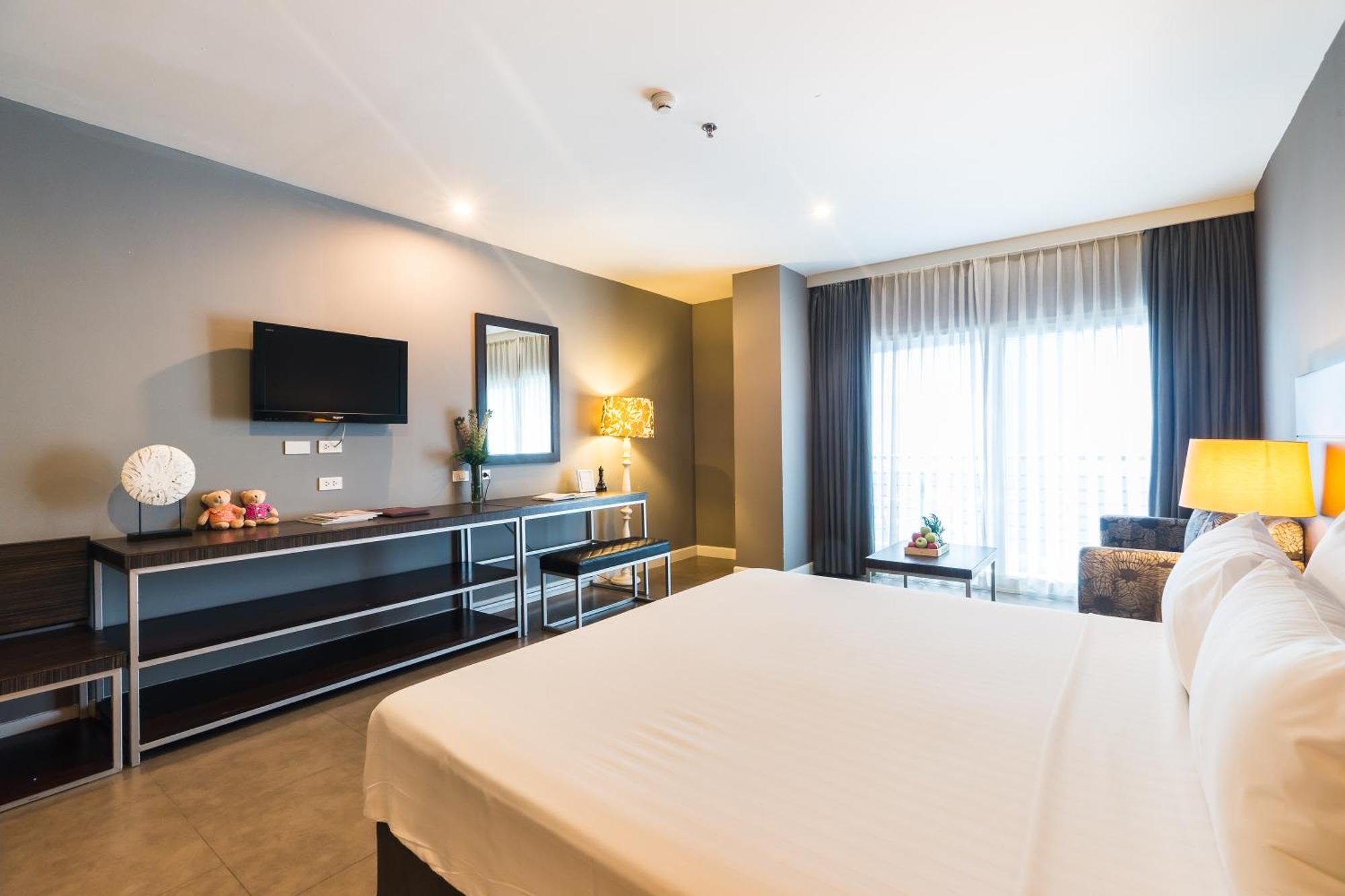 Sea Me Spring Hotel Pattaya Exterior photo